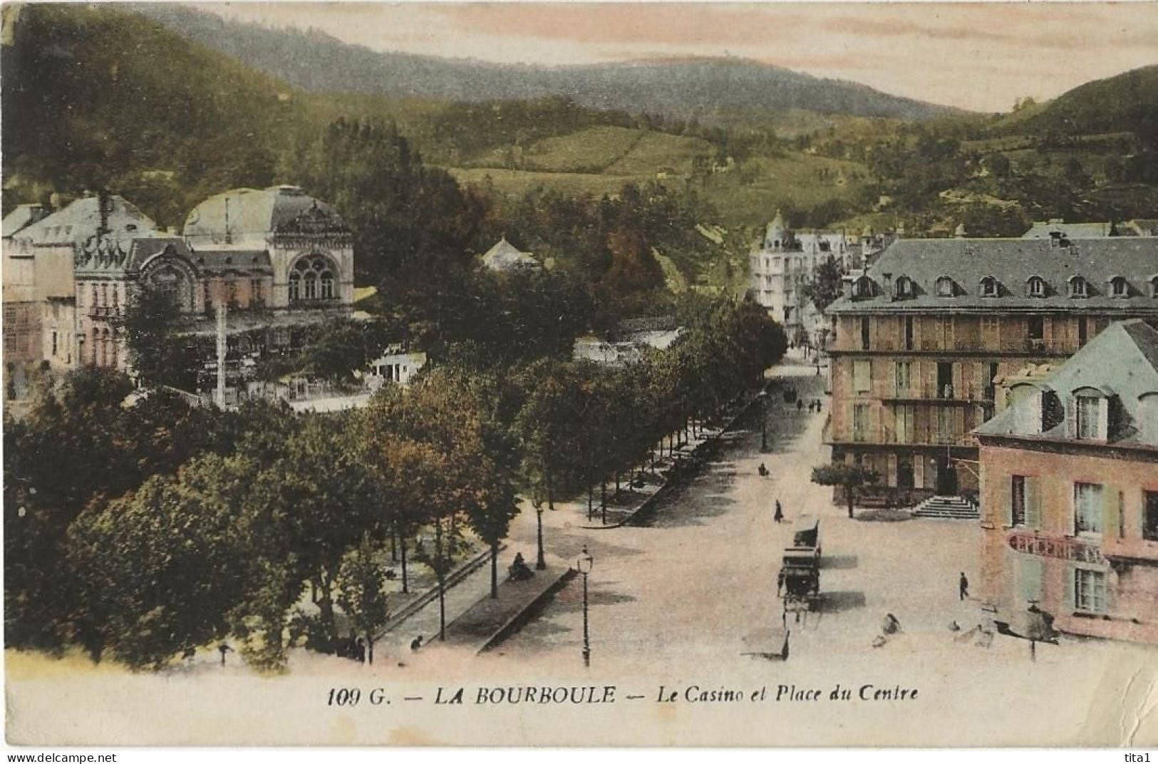 209 - La Bourboule -Le Casino Et Place Du Centre - La Bourboule