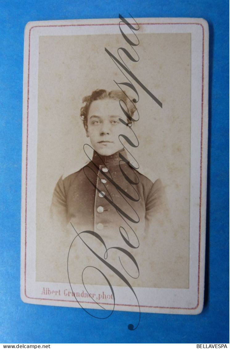 C.D.V. Carte De Visite. Atelier Portret Photo Albert GRUNDNER Berlin Soldier Soldat Militair - Identifizierten Personen