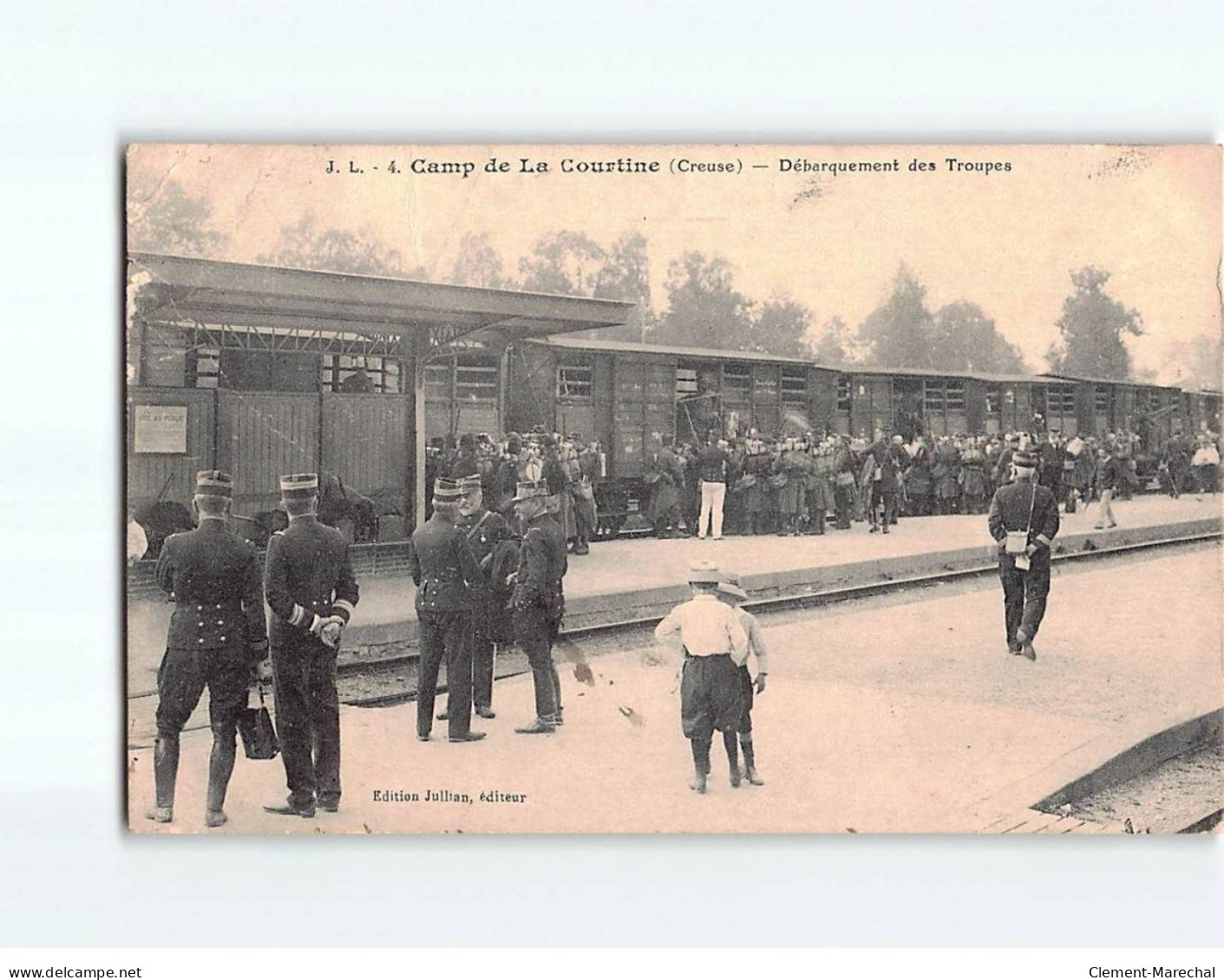 Camp De LA COURTINE : Débarquement Des Troupes - état - La Courtine