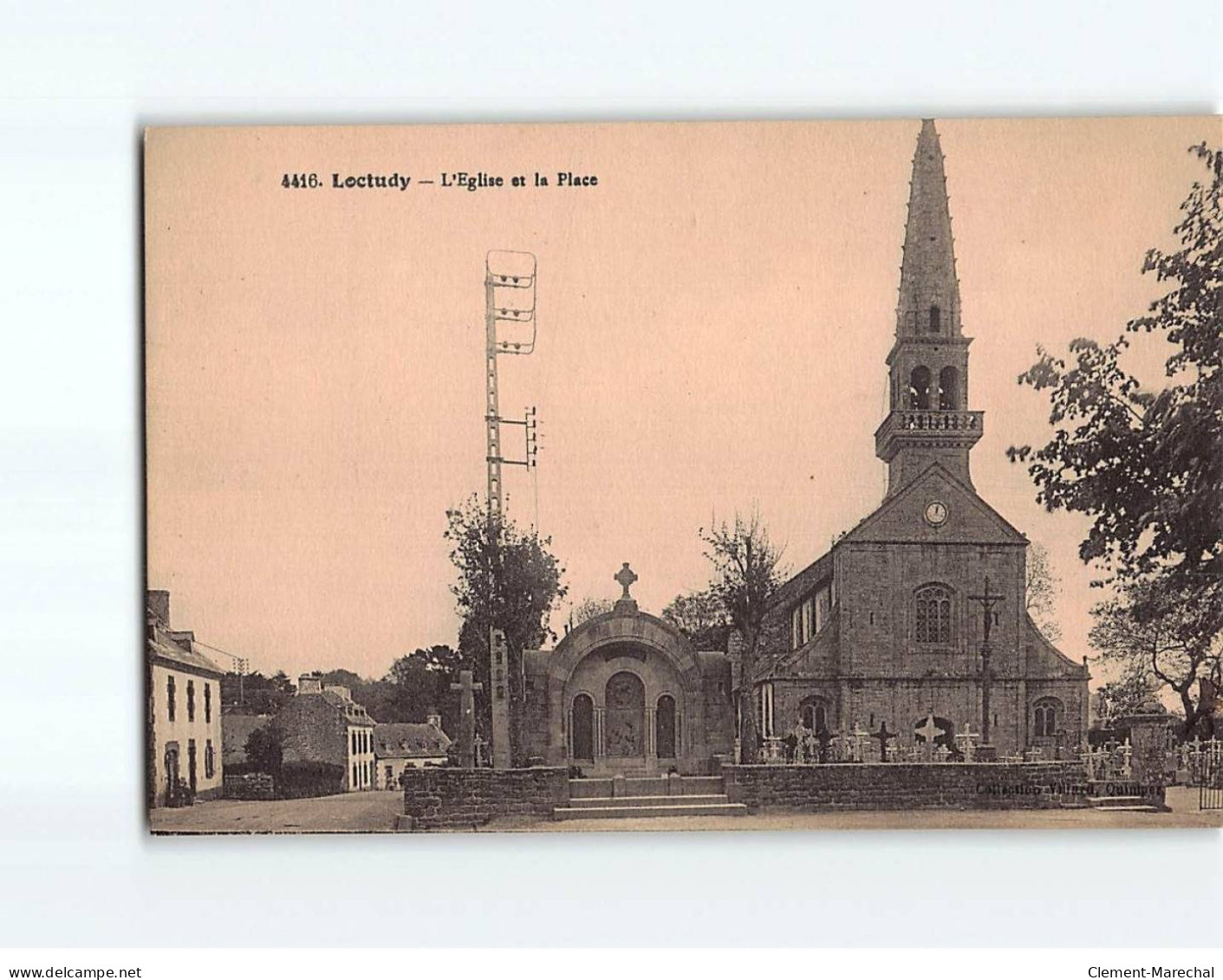 LOCTUDY : L'Eglise Et La Place - Très Bon état - Loctudy
