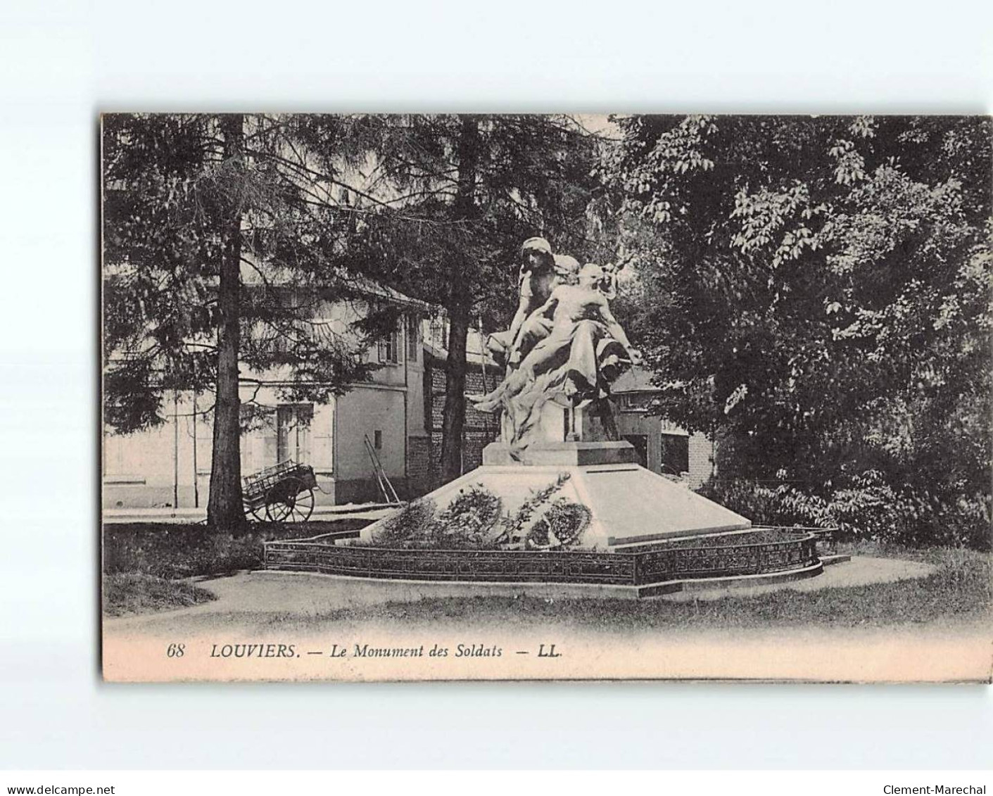 LOUVIERS : Le Monument Des Soldats - Très Bon état - Louviers