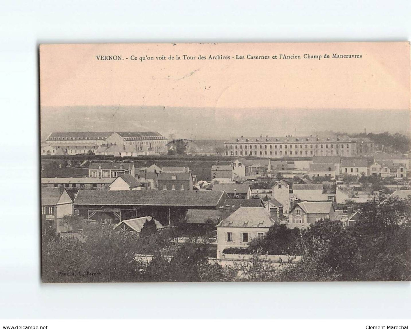 VERNON : Vue De La Tour Des Archives, Les Casernes Et L'ancien Champ De Manoeuvre - état - Vernon