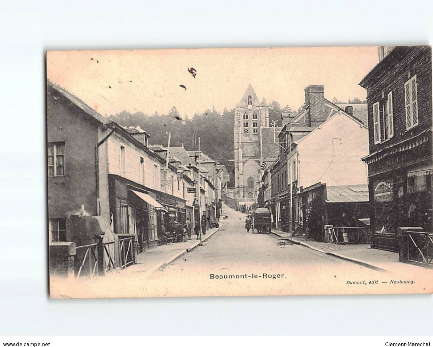 BEAUMONT LE ROGER : Une Rue Du Village, L'Eglise - état - Beaumont-le-Roger