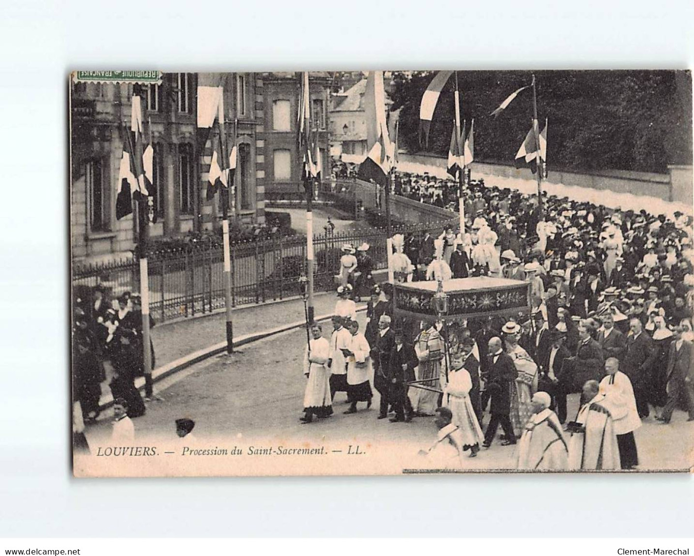 LOUVIERS : Procession Du Saint-Sacrement - état - Louviers