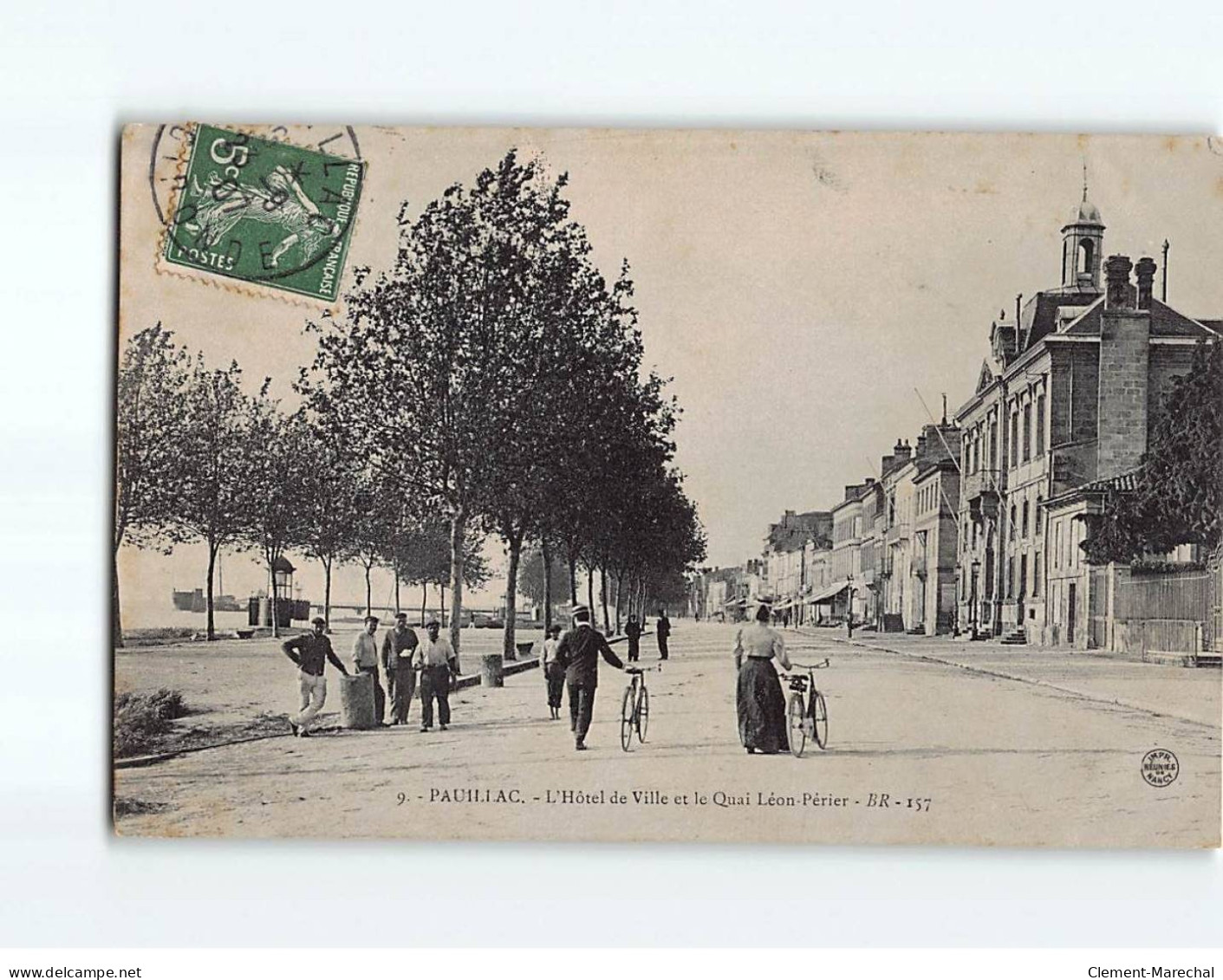 PAUILLAC : L'Hôtel De Ville Et Le Quai Léon Périer - état - Pauillac