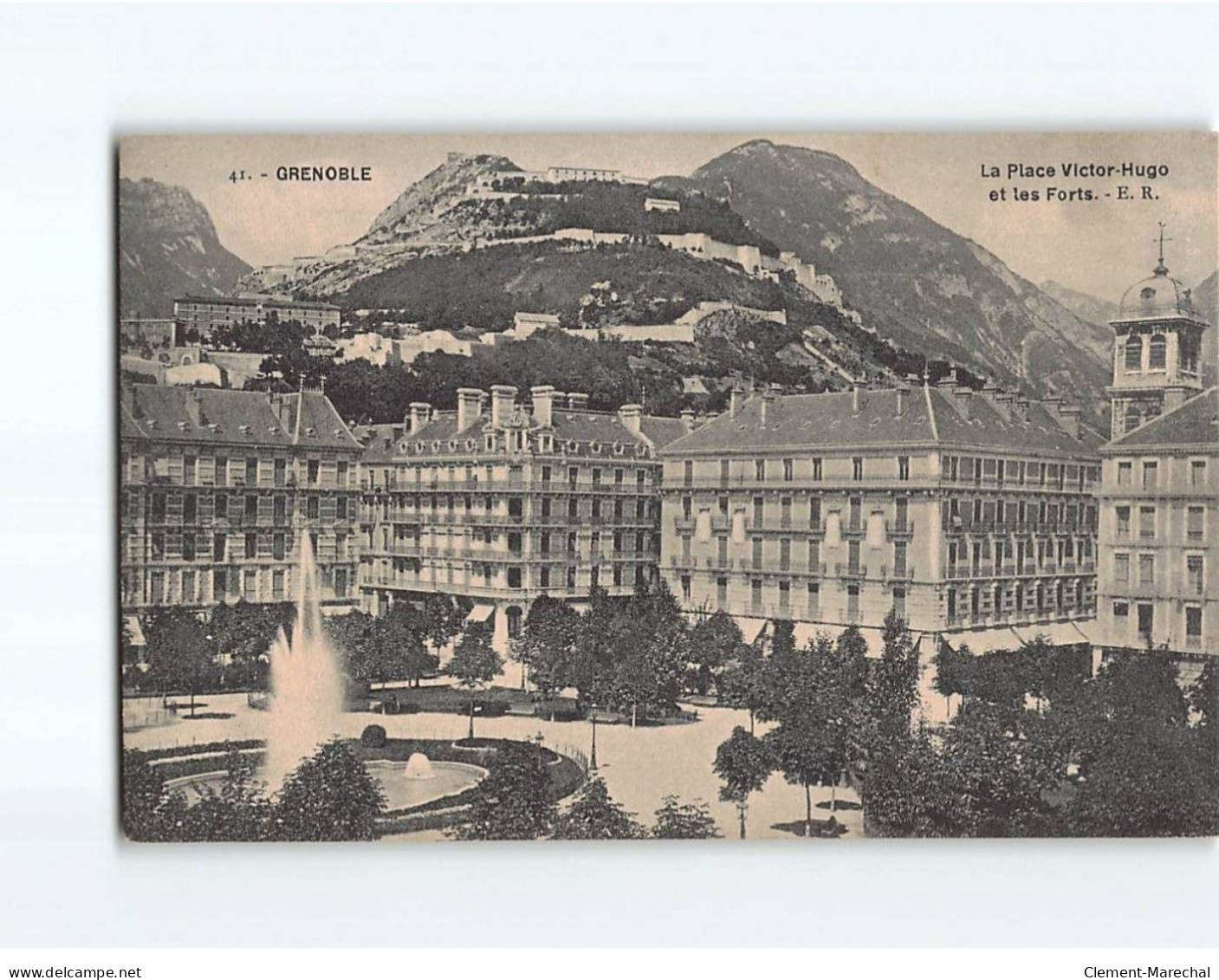 GRENOBLE : La Place Victor Hugo Et Les Forts - Très Bon état - Grenoble