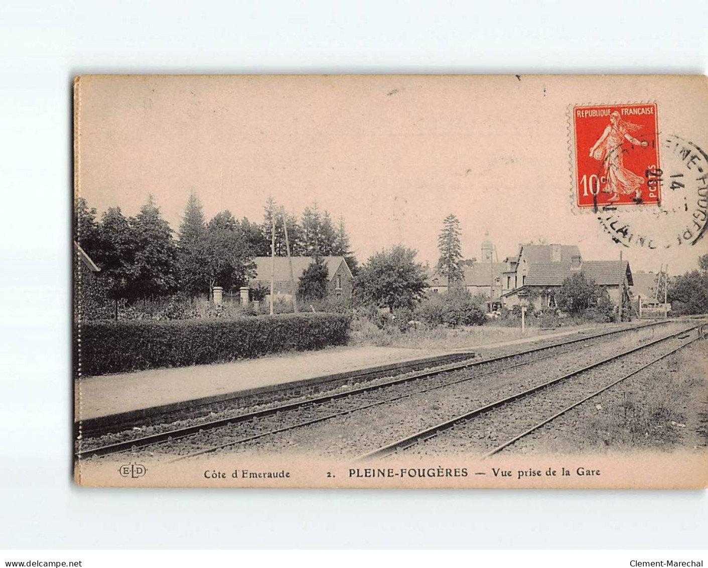 PLEINE FOUGERES : Vue Prise De La Gare - état - Autres & Non Classés