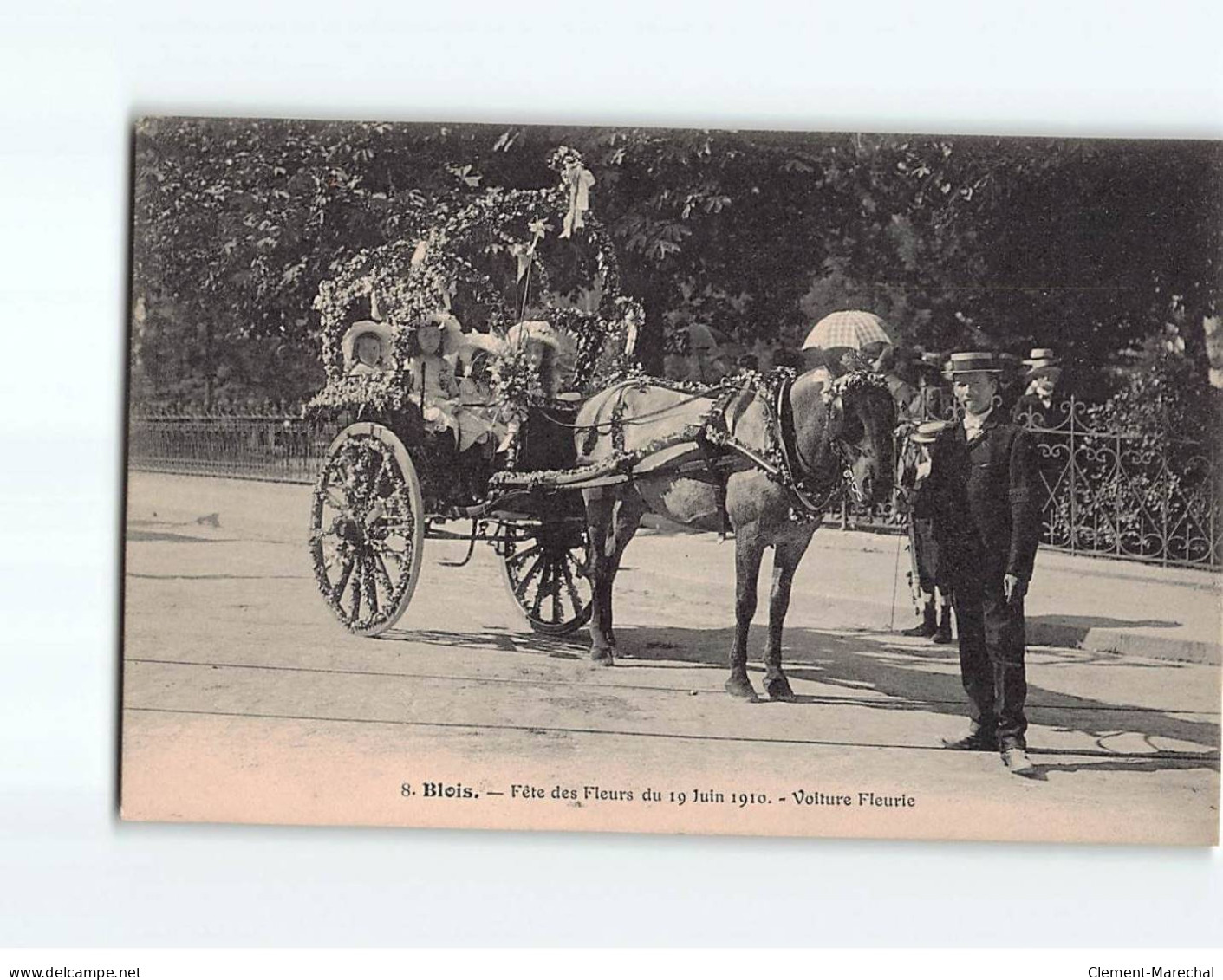 BLOIS : Fête Des Fleurs Du 19 Juin 1910, Voiture Fleurie - état - Blois