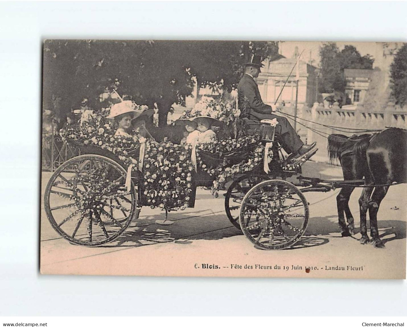 BLOIS : Fête Des Fleurs Du 19 Juin 1910, Landau Fleuri - Très Bon état - Blois