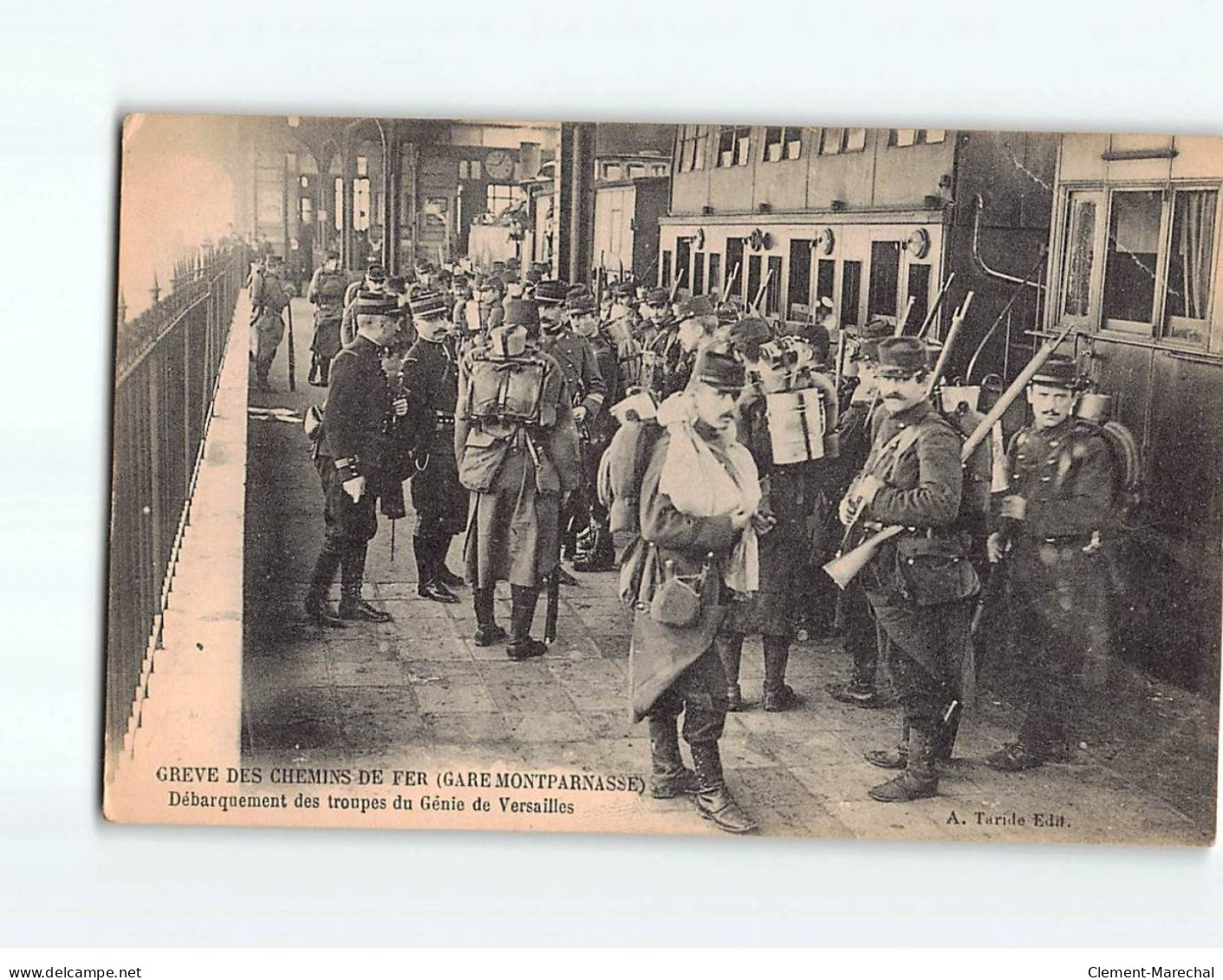 PARIS: Grève Des Chemins De Fer, Gare Montparnasse, Débarquement Des Troupes Du Génie De Versailles - état - Stations, Underground