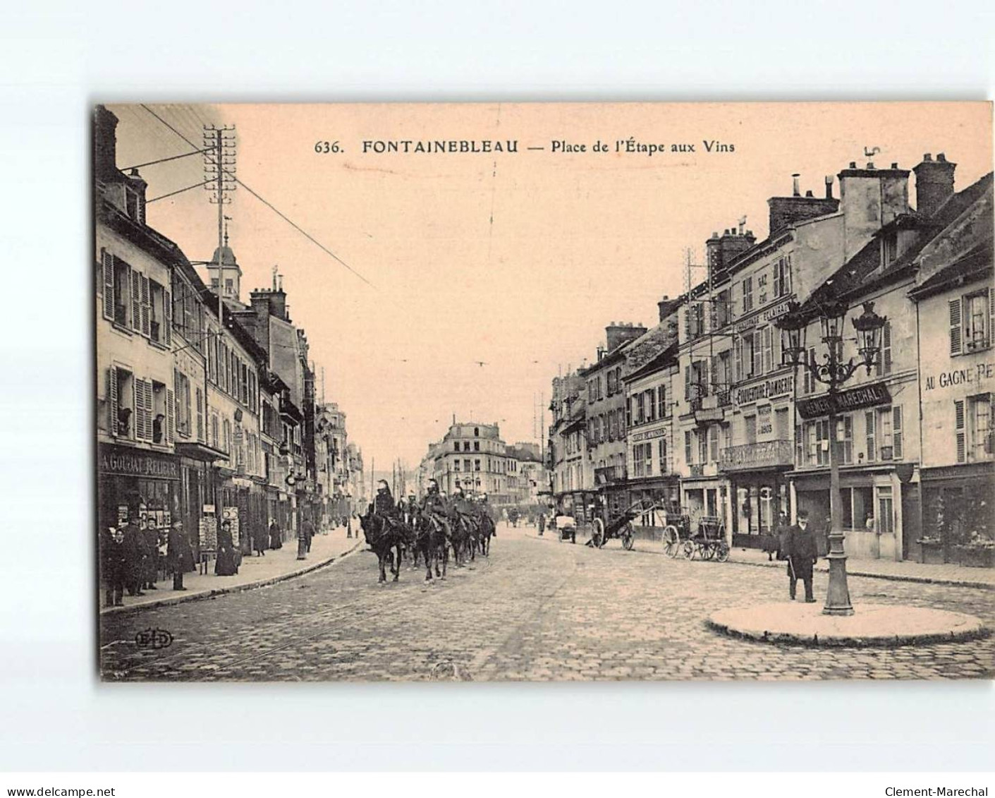 FONTAINEBLEAU : Place De L'Etape Aux Vins - Très Bon état - Fontainebleau