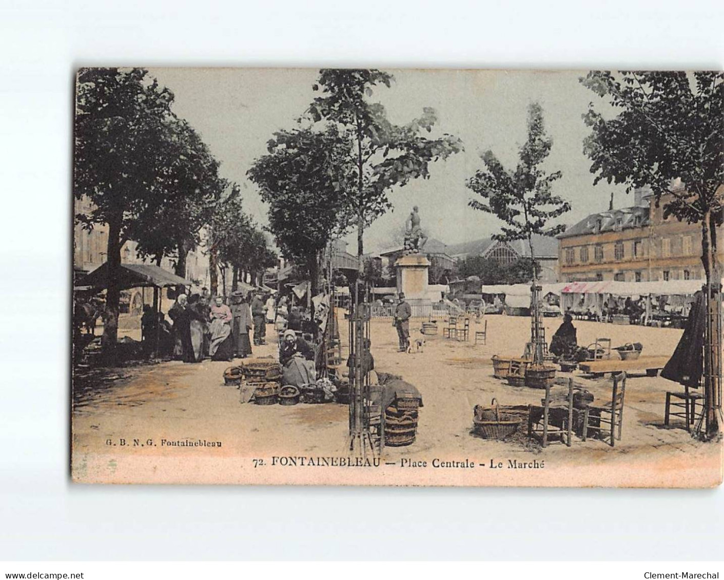 FONTAINEBLEAU : Place Centrale, Le Marché - état - Fontainebleau