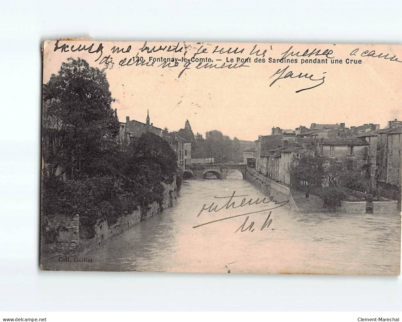 FONTENAY LE COMTE : Le Pont Des Sardines Pendant Une Crue - état ( Partiellement Décollée ) - Fontenay Le Comte
