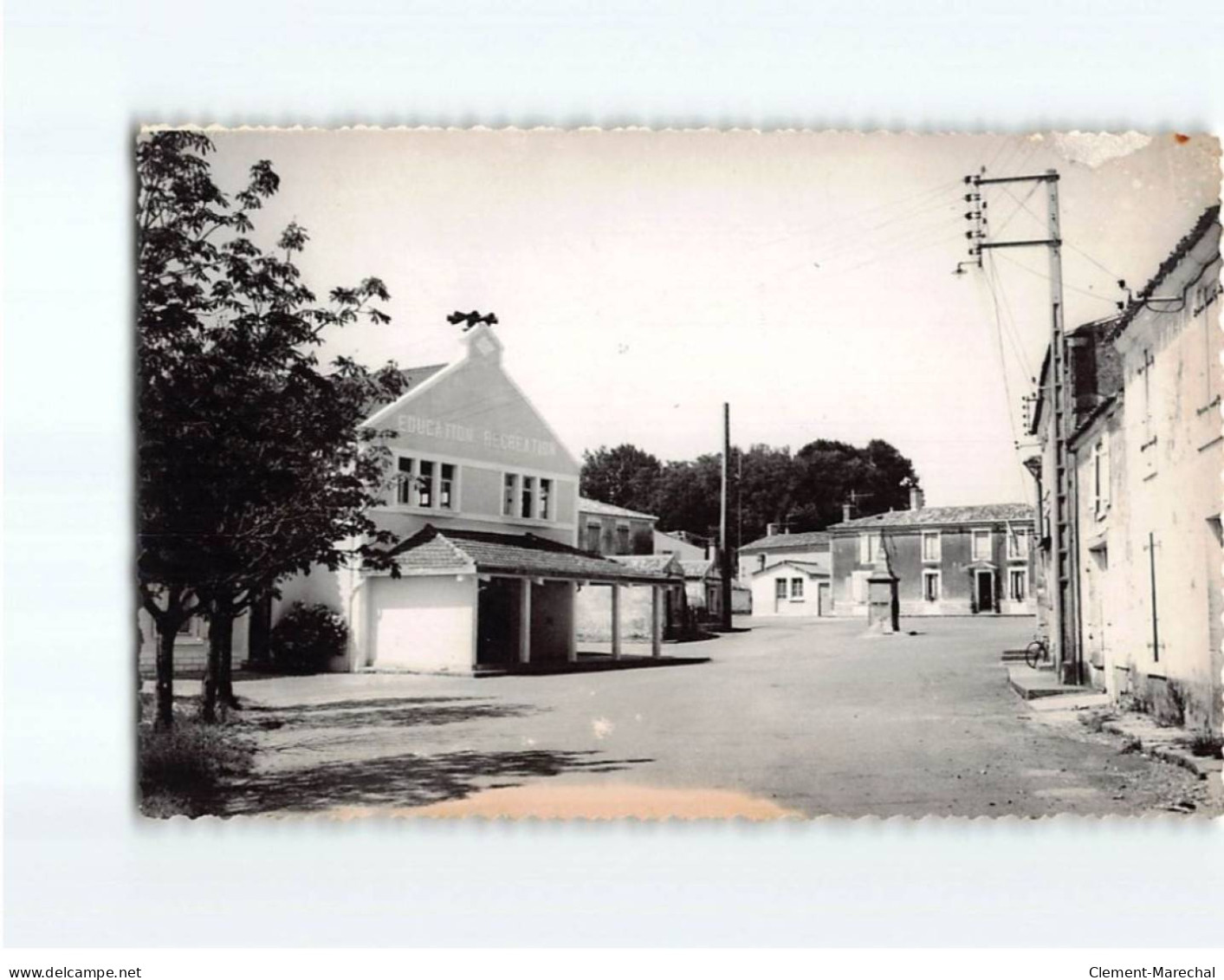 POIRE SUR VELLUIRE : Vue Intérieure Du Village - état - Other & Unclassified