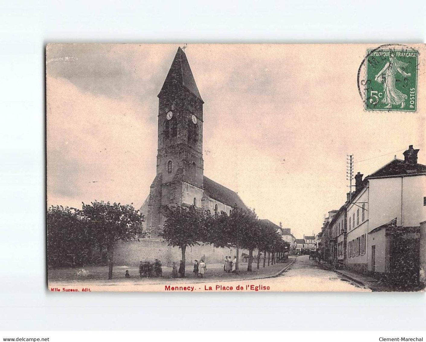 MENNECY : La Place De L'Eglise - état - Mennecy