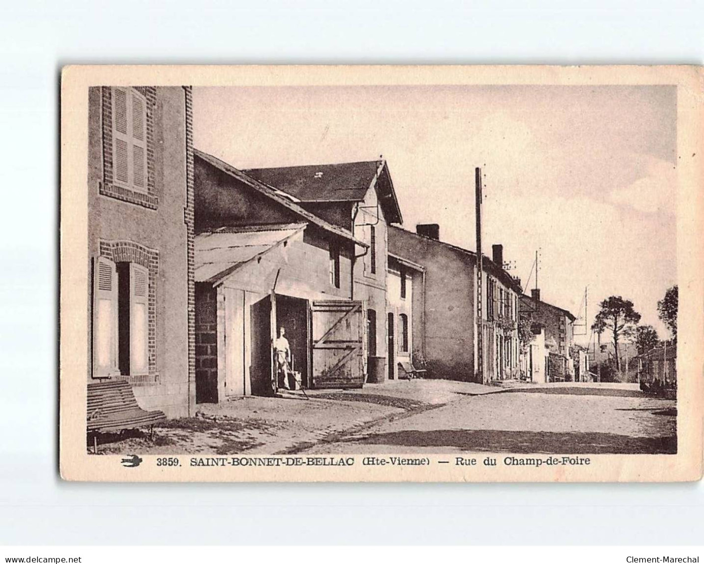 SAINT BONNET DE BELLAC : Rue Du Champ-de-Foire - état - Autres & Non Classés