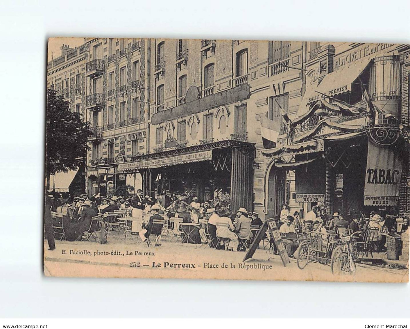 LE PERREUX : Place De La République - état - Le Perreux Sur Marne