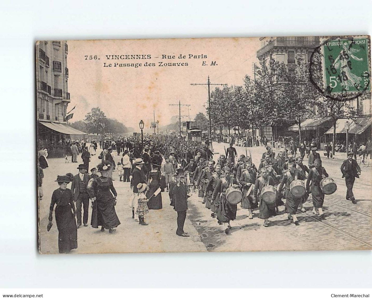 VINCENNES : Rue De Paris, Le Passage Des Zouaves - état - Vincennes