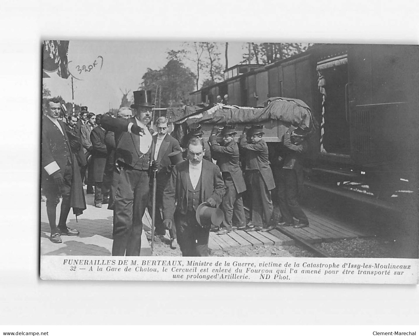 ISSY LES MOULINEAUX : Funérailles De M. Berteaux, Ministre De La Guerre, à La Gare De Chatou - Très Bon état - Issy Les Moulineaux