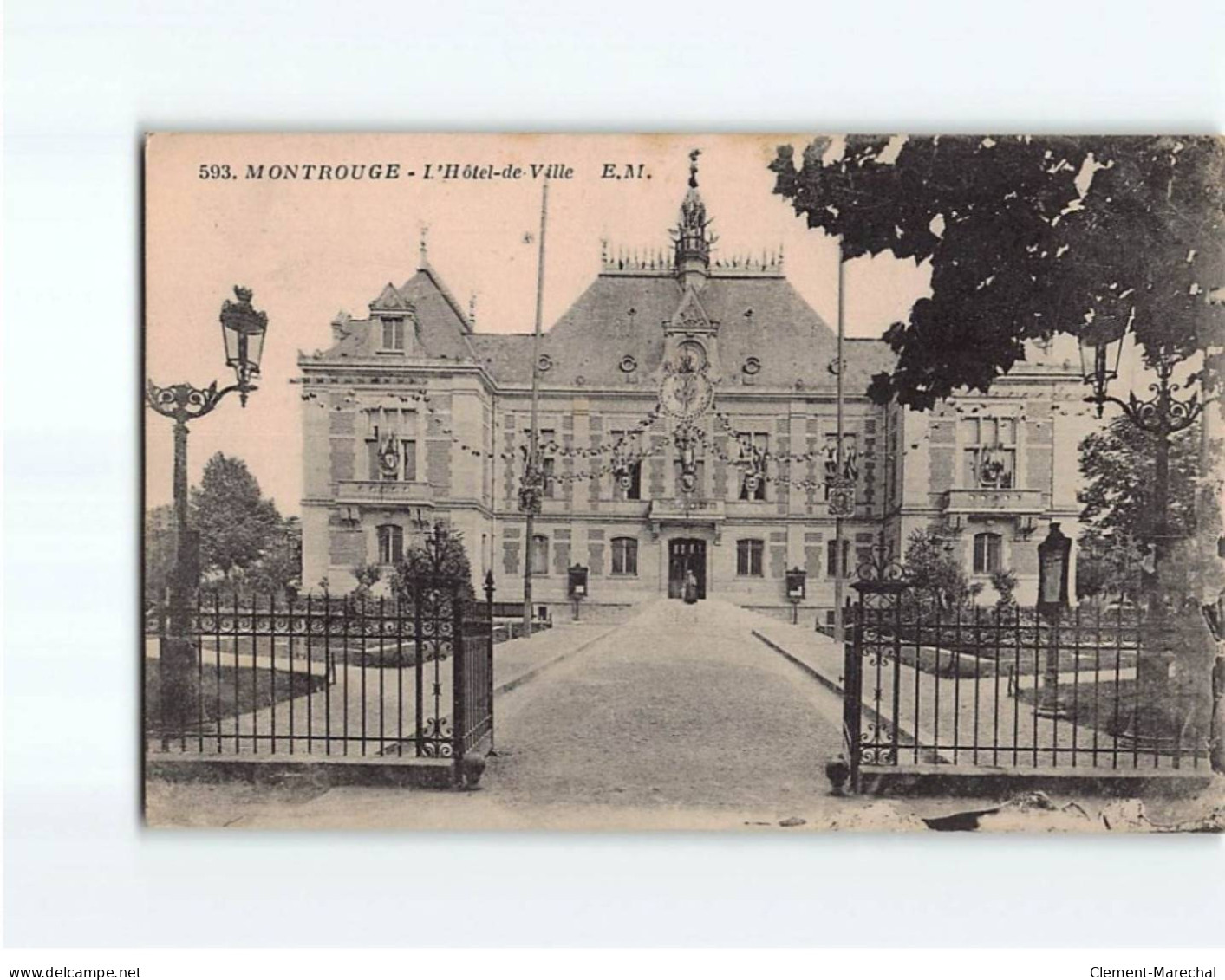 MONTROUGE : L'Hôtel De Ville - état - Montrouge