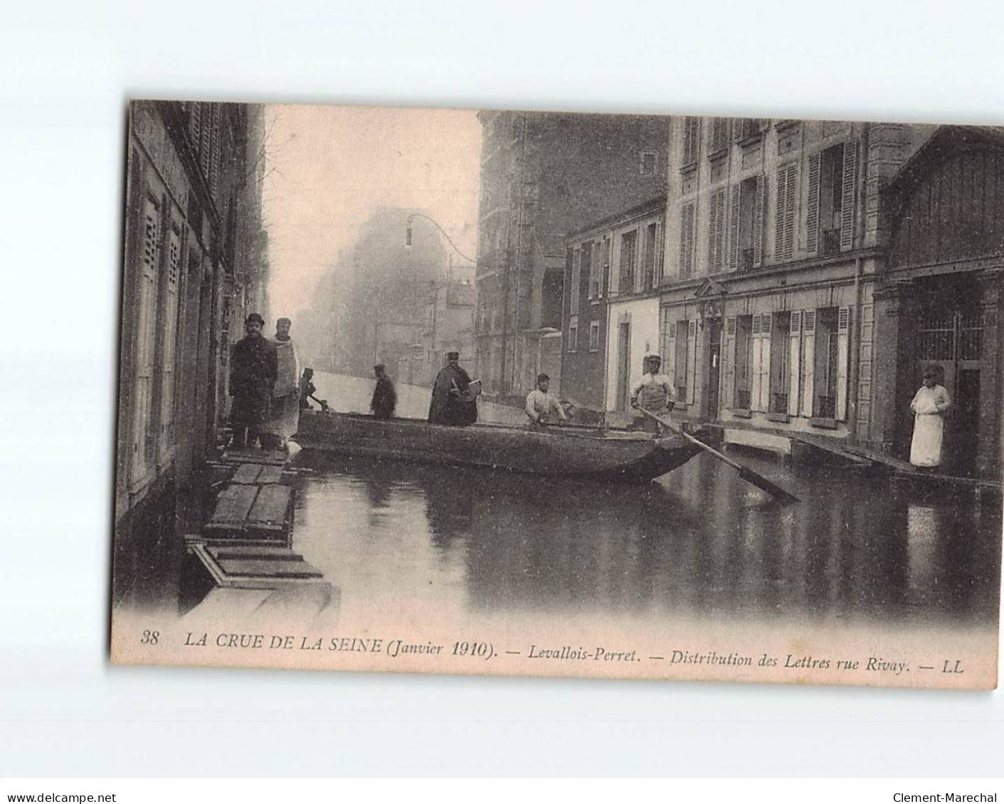 LEVALLOIS PERRET : Distribution Des Lettres Rue Rivay, Crue De La Seine 1910 - état - Levallois Perret