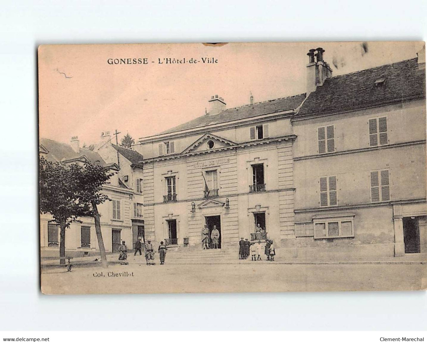 GONESSE : L'Hôtel De Ville - état - Gonesse