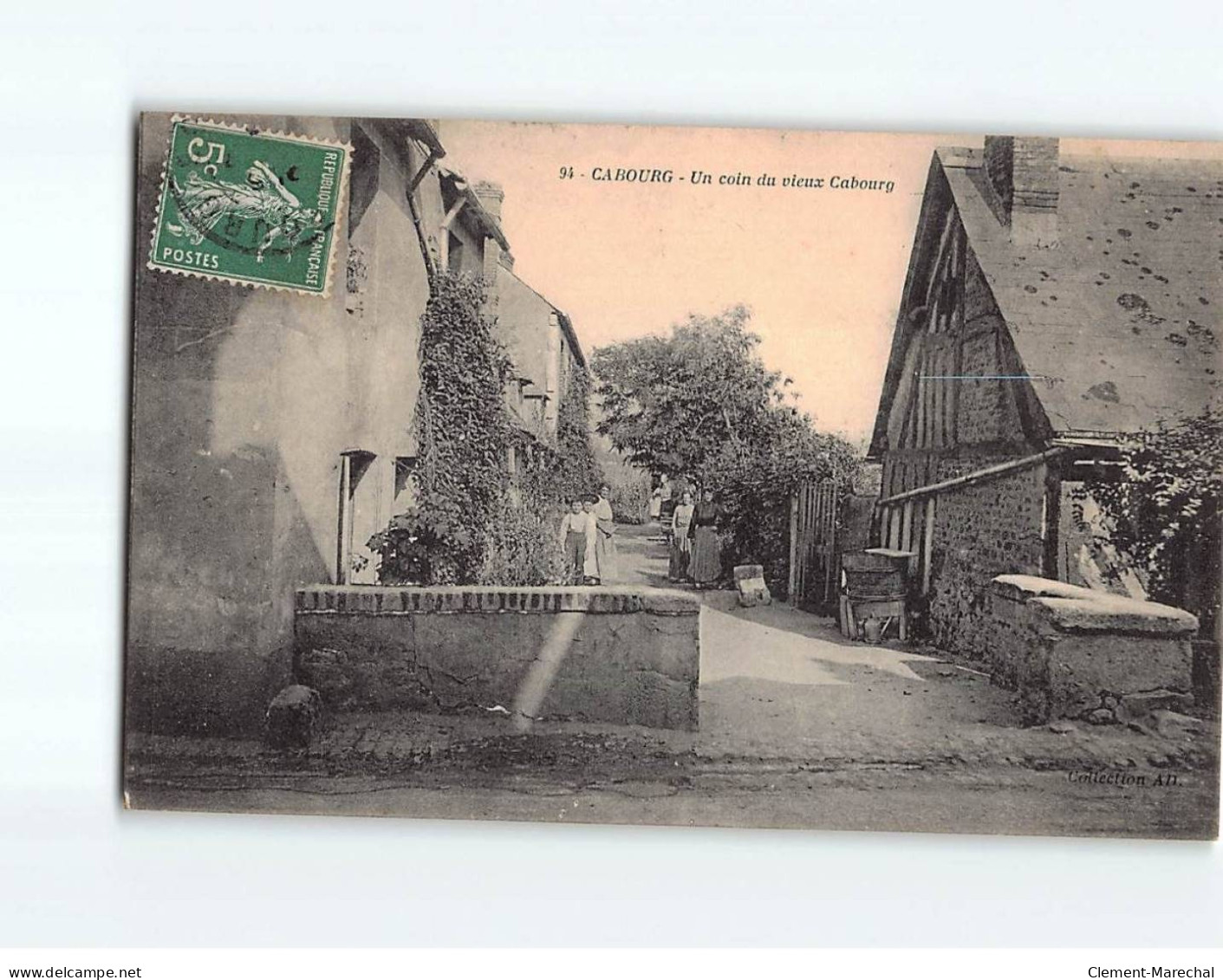 CABOURG : Un Coin Du Vieux Cabourg - état - Cabourg