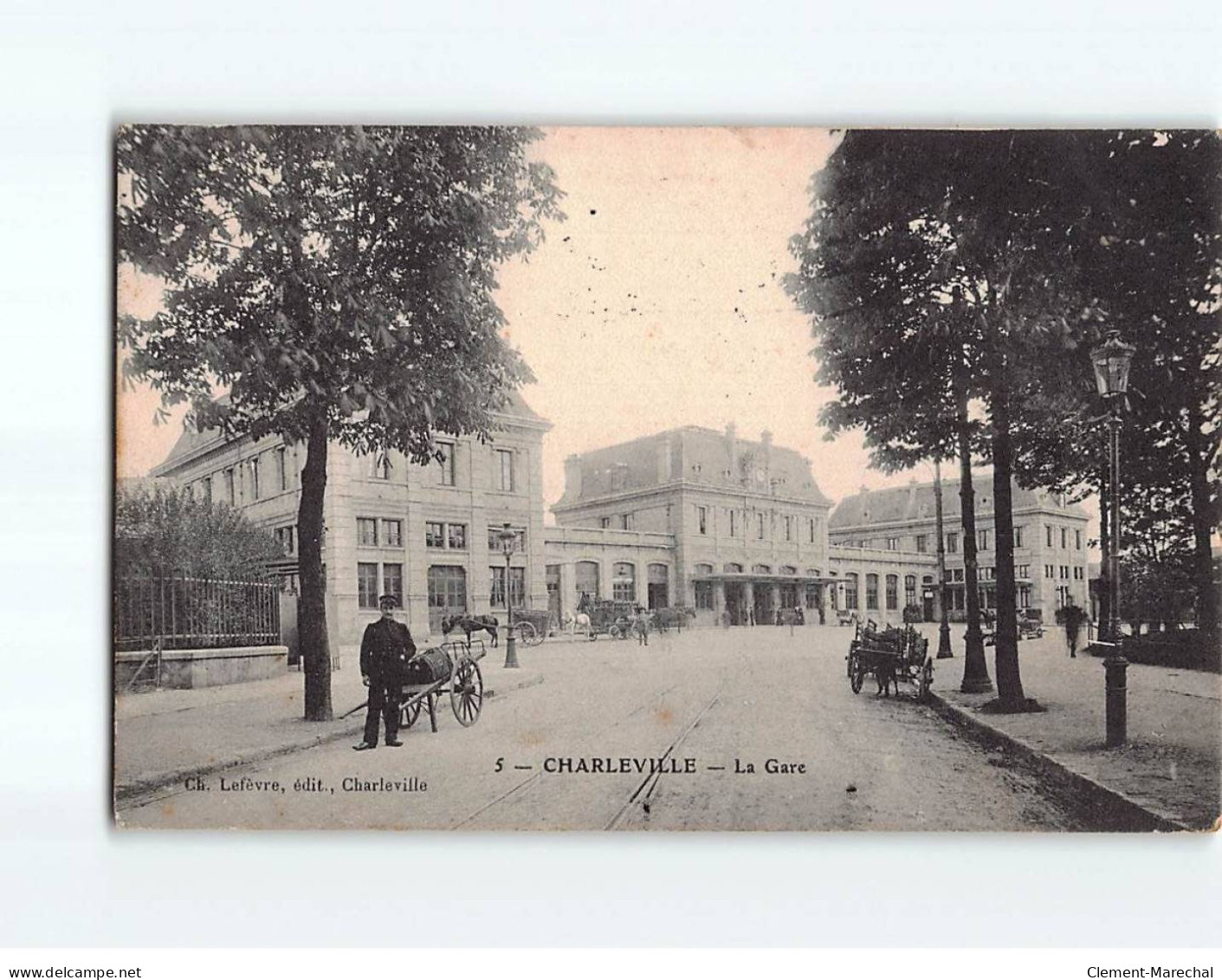 CHARLEVILLE : La Gare - état - Charleville