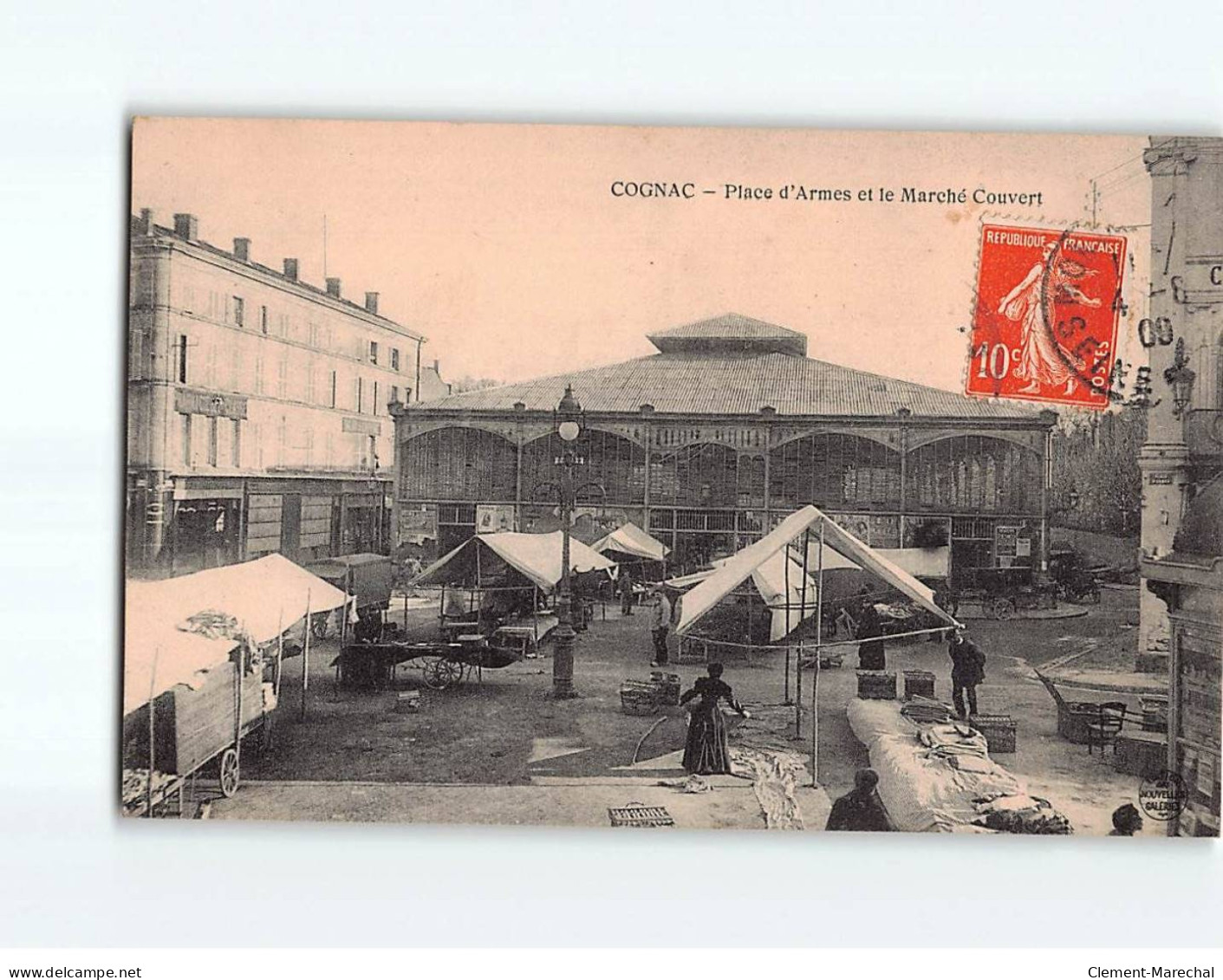 COGNAC : Place D'Armes Et Le Marché Couvert - Très Bon état - Cognac