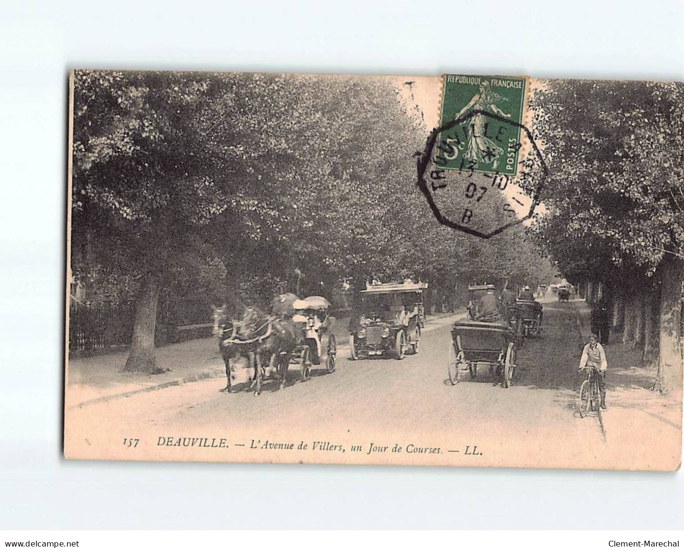 DEAUVILLE : L'Avenue De Villers, Un Jour De Courses - état - Deauville