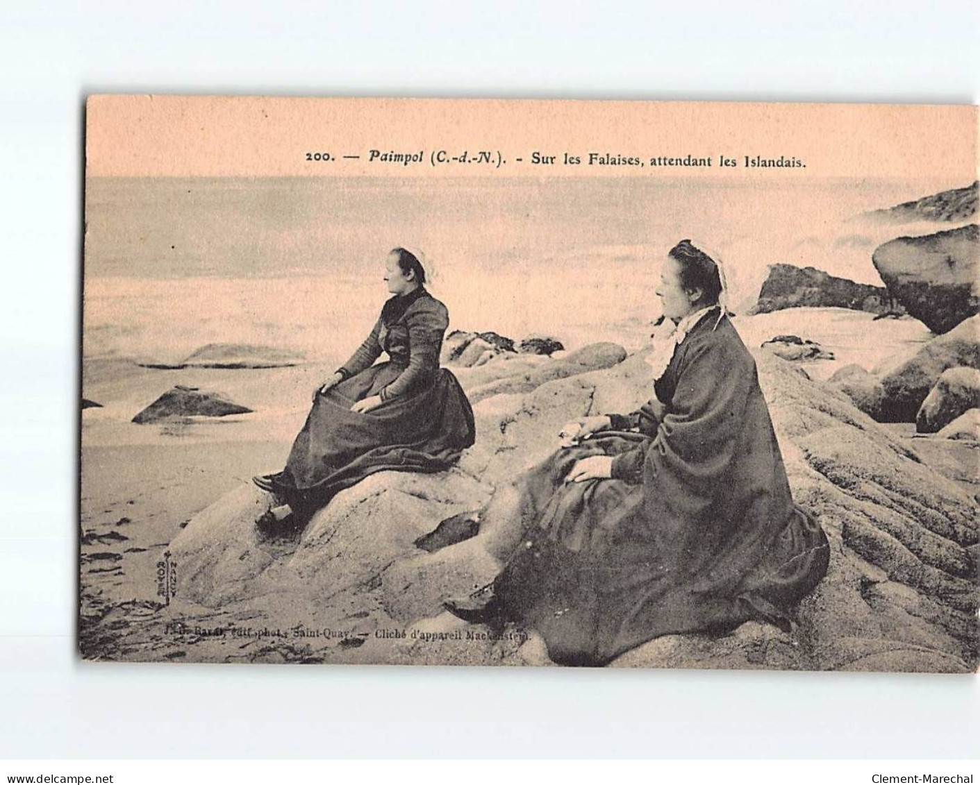 PAIMPOL : Sur Les Falaises, Attendant Les Islandais - état - Paimpol