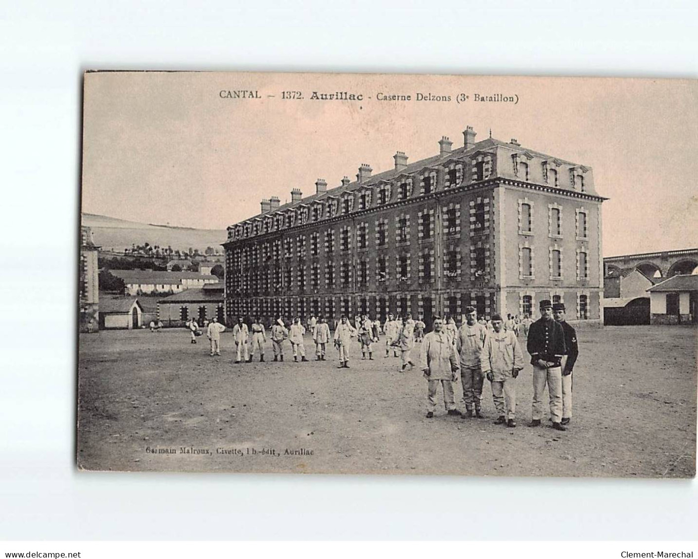 AURILLAC : Caserne Delzons (3ème Bataillon) - état - Aurillac