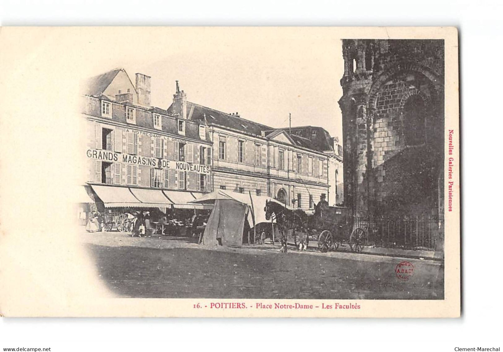 POITIERS - Place Notre Dame - Les Facultés - Très Bon état - Poitiers