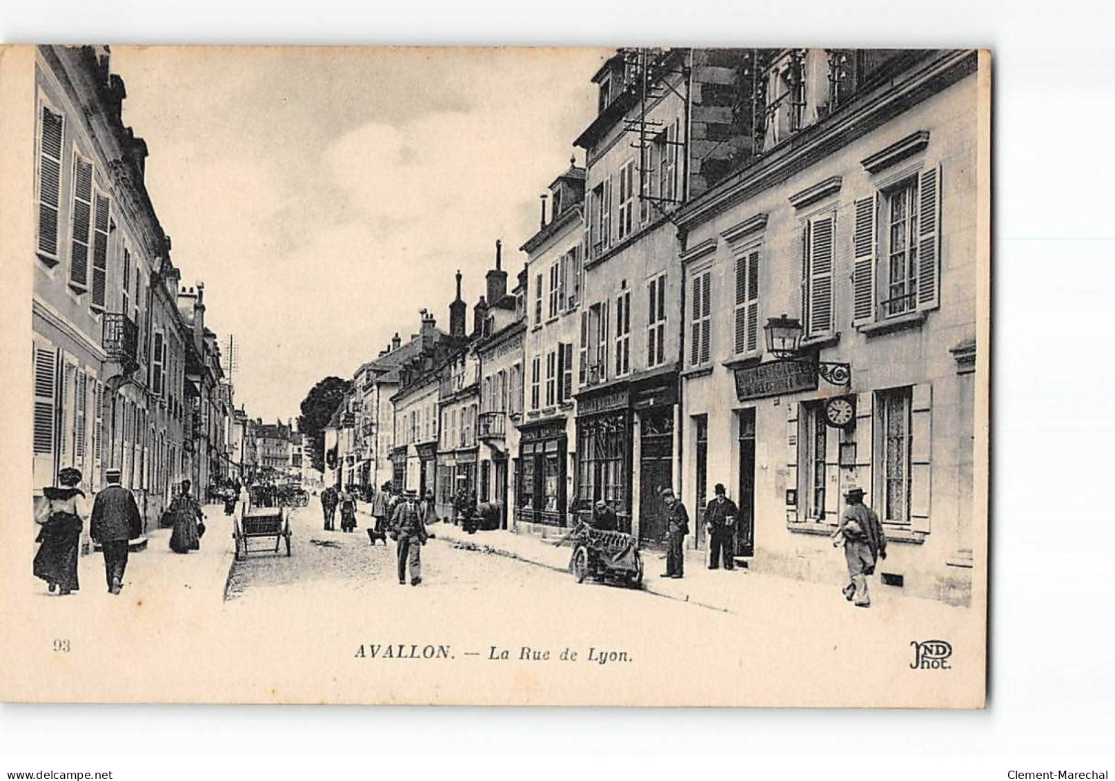 AVALLON - La Rue De Lyon - Très Bon état - Avallon