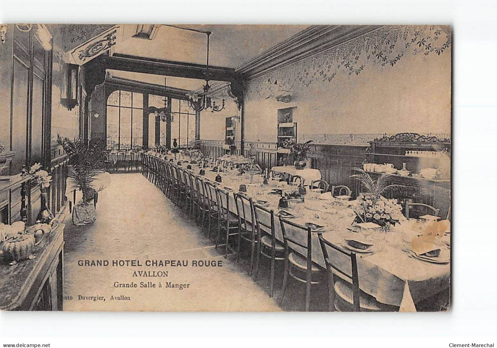 AVALLON - Grand Hôtel Chapeau Rouge - Grande Salle à Manger - état - Avallon