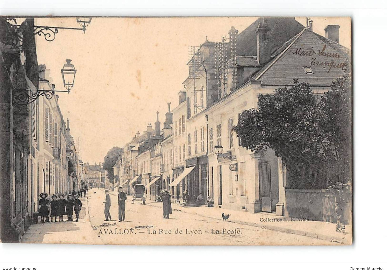 AVALLON - La Rue De Lyon - La Poste - Très Bon état - Avallon