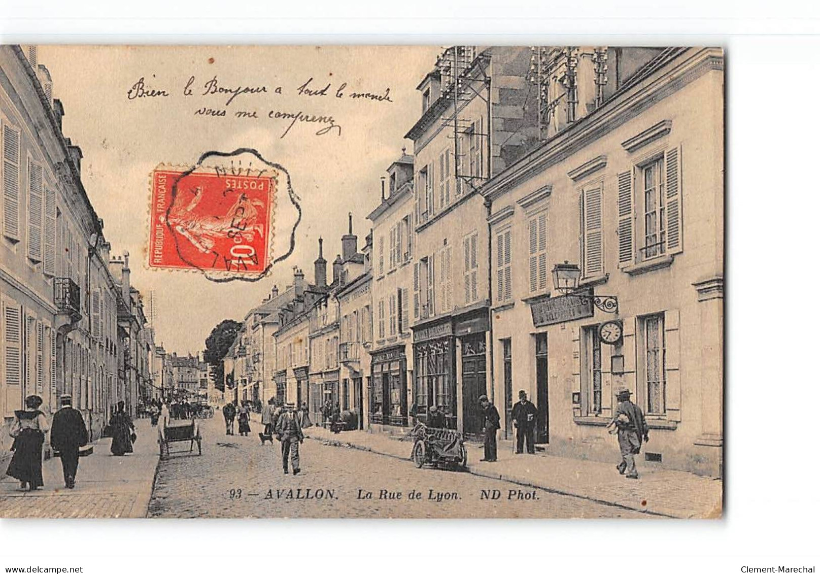 AVALLON - La Rue De Lyon - Très Bon état - Avallon