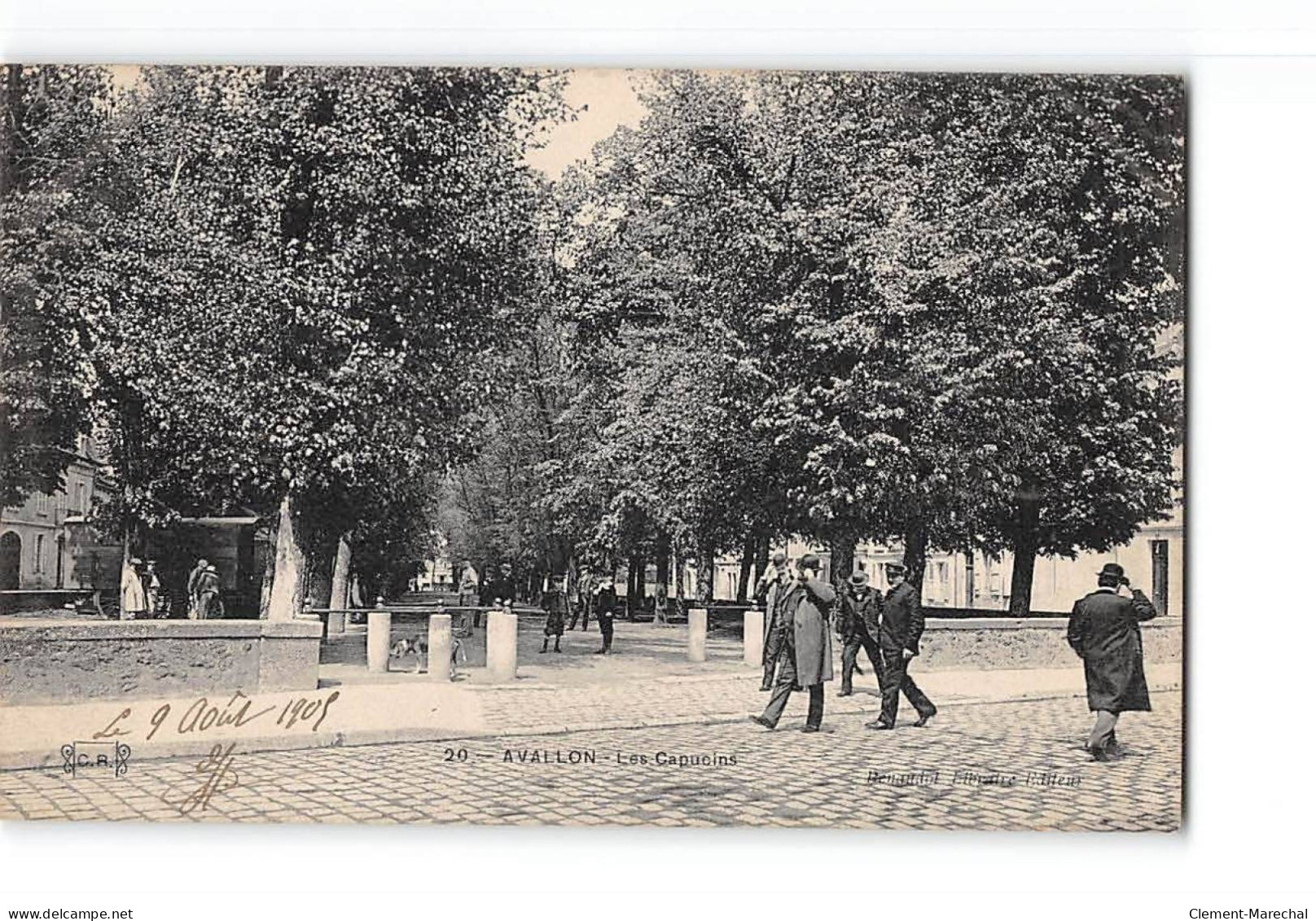 AVALLON - Les Capucins - Très Bon état - Avallon