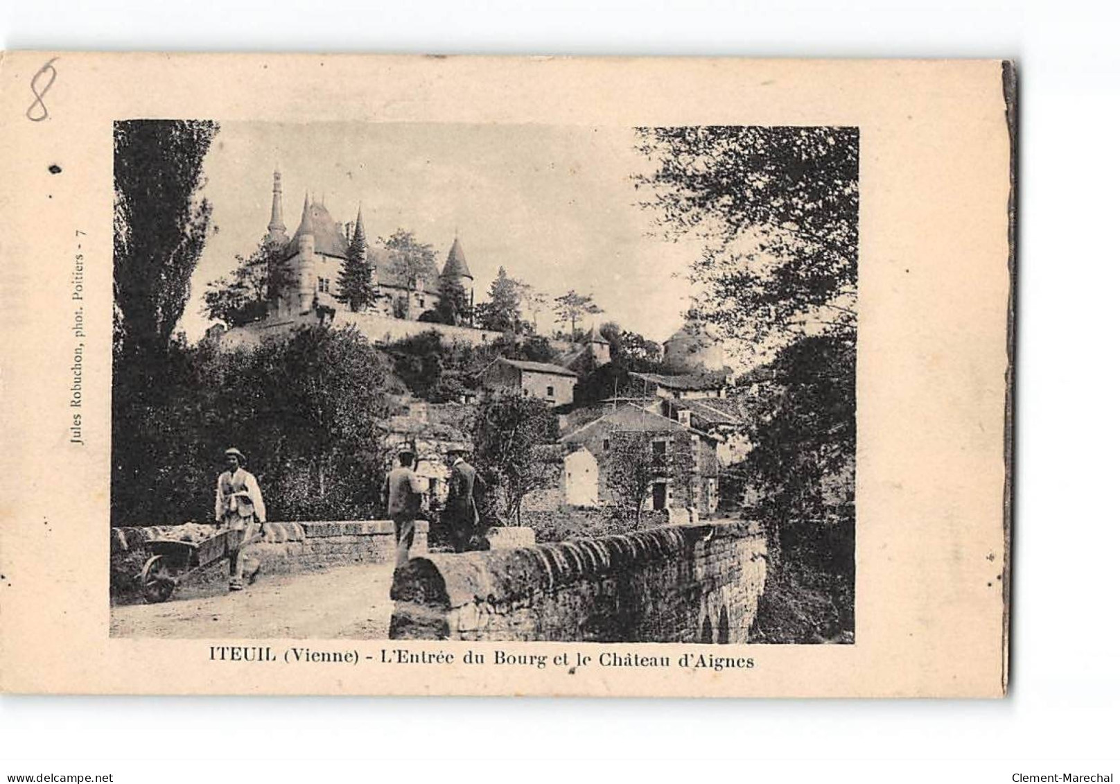 ITEUIL - L'Entrée Du Bourg Et Le Château D'Aignes - Très Bon état - Other & Unclassified