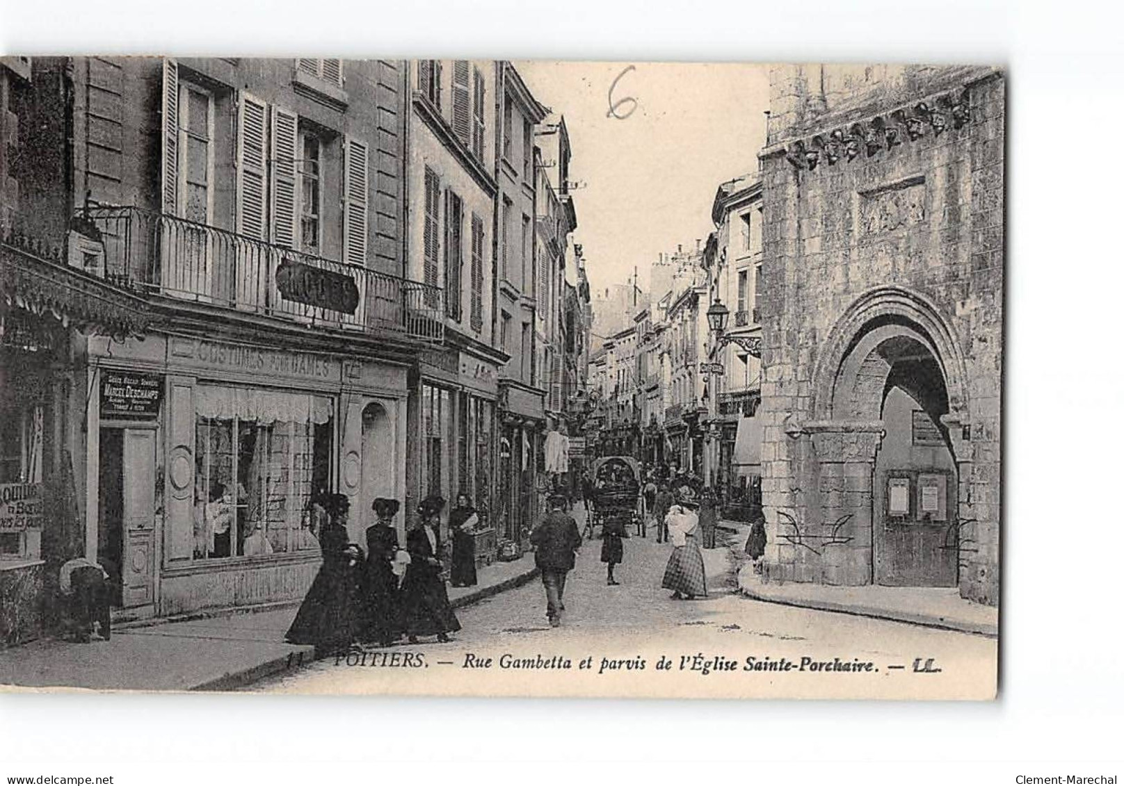 POITIERS - Rue Gambetta Et Parvis De L'Eglise Sainte Porchaire - Très Bon état - Poitiers