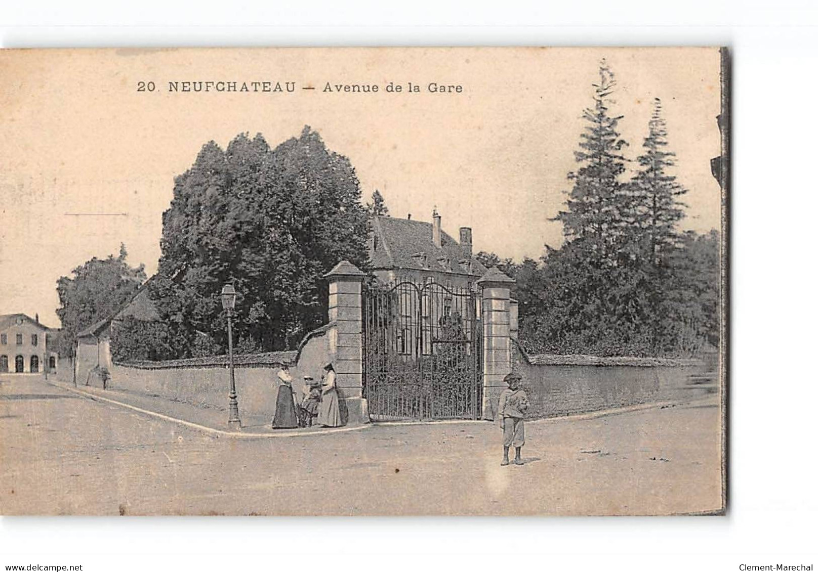 NEUFCHATEAU - Avenue De La Gare - Très Bon état - Neufchateau