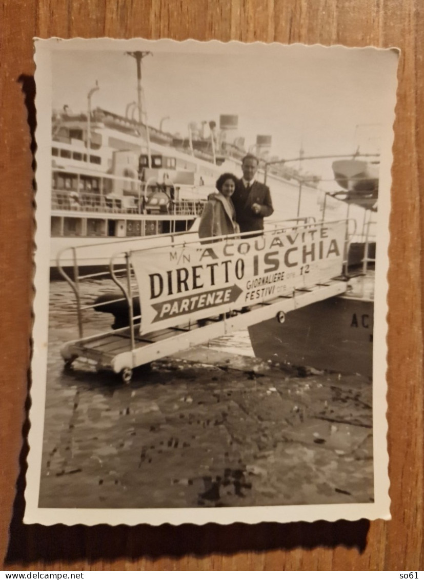 19485 Eb.  Fotografia D'epoca Coppia Motonave Acquavite Diretto Per Ischia  Aa'50 - 11,5x9 - Boten