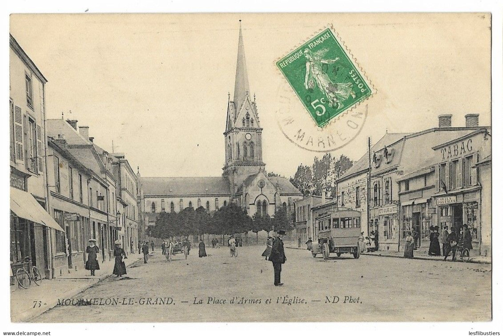 CPA 51 MOURMELON-LE-GRAND La Place D' Armes Et L' Eglise - Mourmelon Le Grand