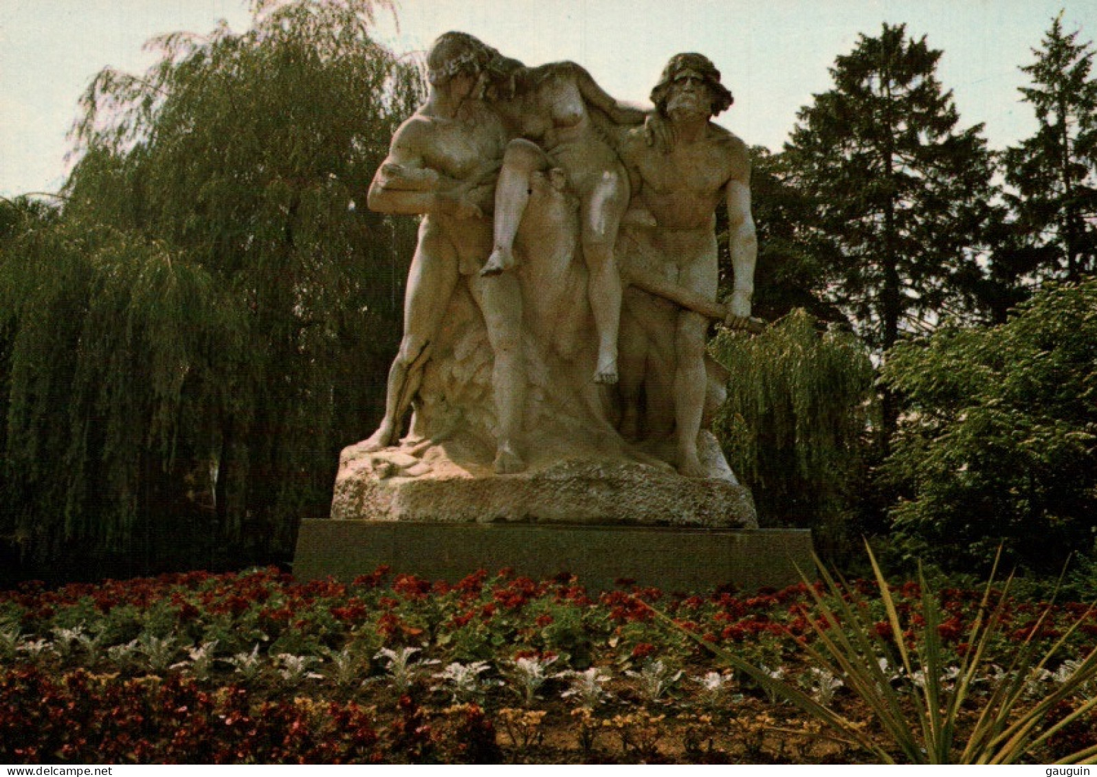 CPM - BELFORT - Square Lechten Monument "l'âge De Pierre" (Sculpteur: H. Daillon) - Edition La Cigogne - Sculpturen