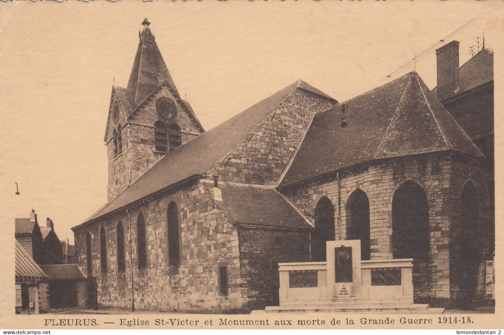 Fleurus - Eglise Saint-Victor Et Monument Aux Morts De La Grande Guerre 1814-18 - Fleurus