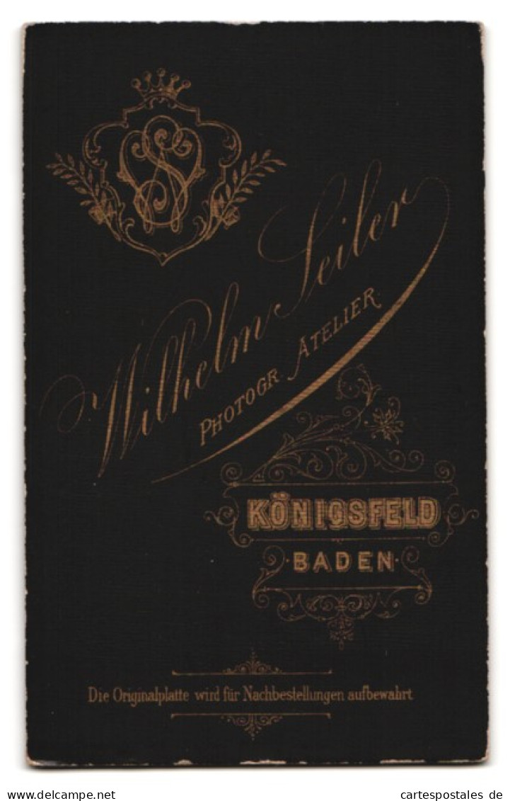 Fotografie Wilhelm Seiler, Königsfeld /Baden, Portrait Junges Mädchen Im Kleid Mit Kreuzkette  - Anonyme Personen