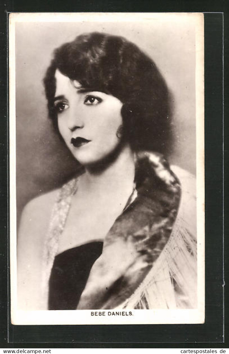 AK Schauspielerin Bebe Daniels Mit Braunen Haaren  - Acteurs