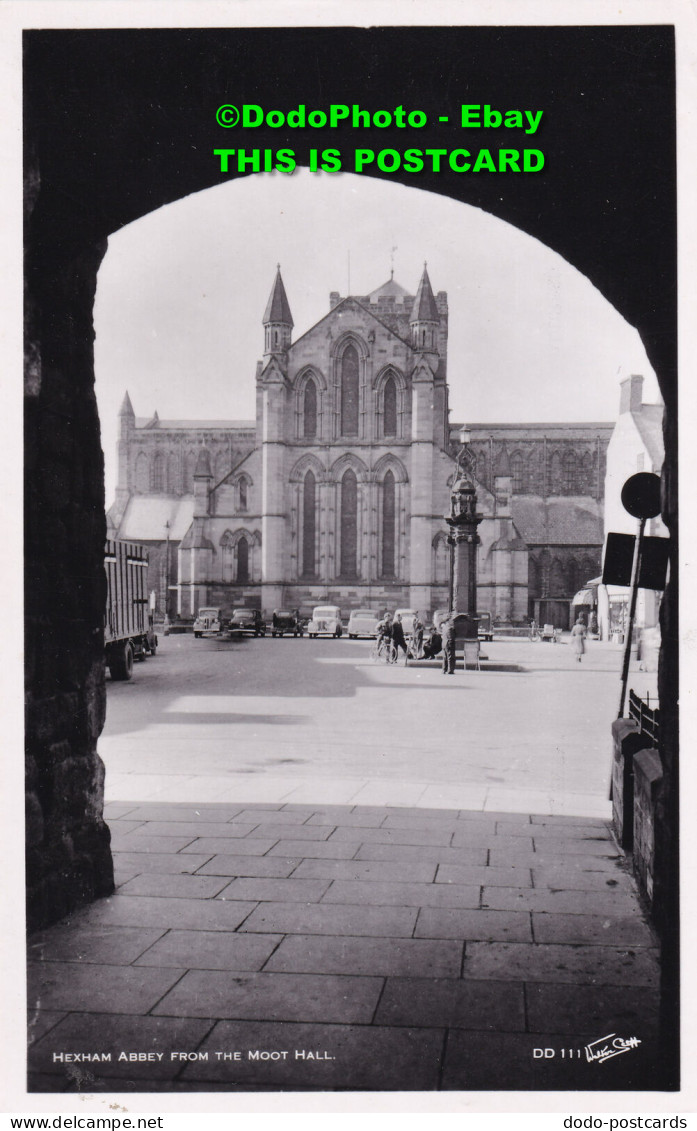 R346000 Hexham Abbey From The Moot Hall. DD 111. Walter Scott. RP - World