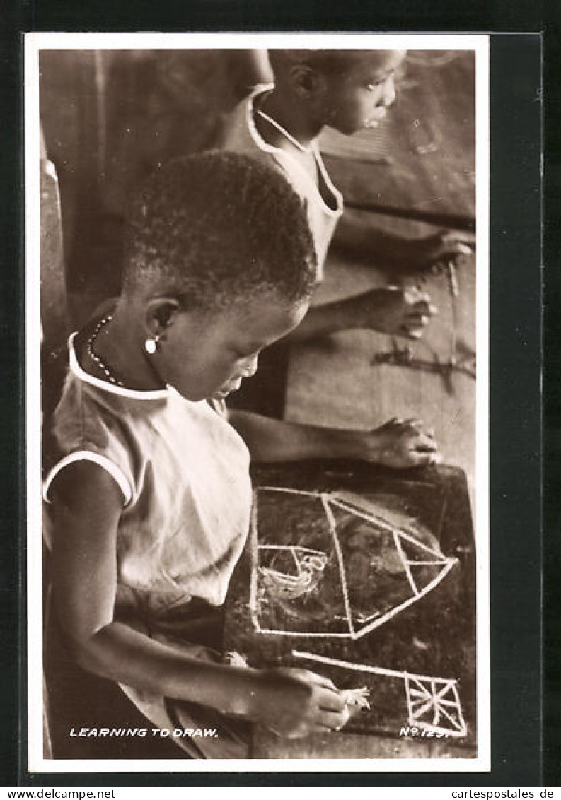 CPA Learning To Draw, Afrikanisches Kind Beim Zeichnen  - Non Classificati
