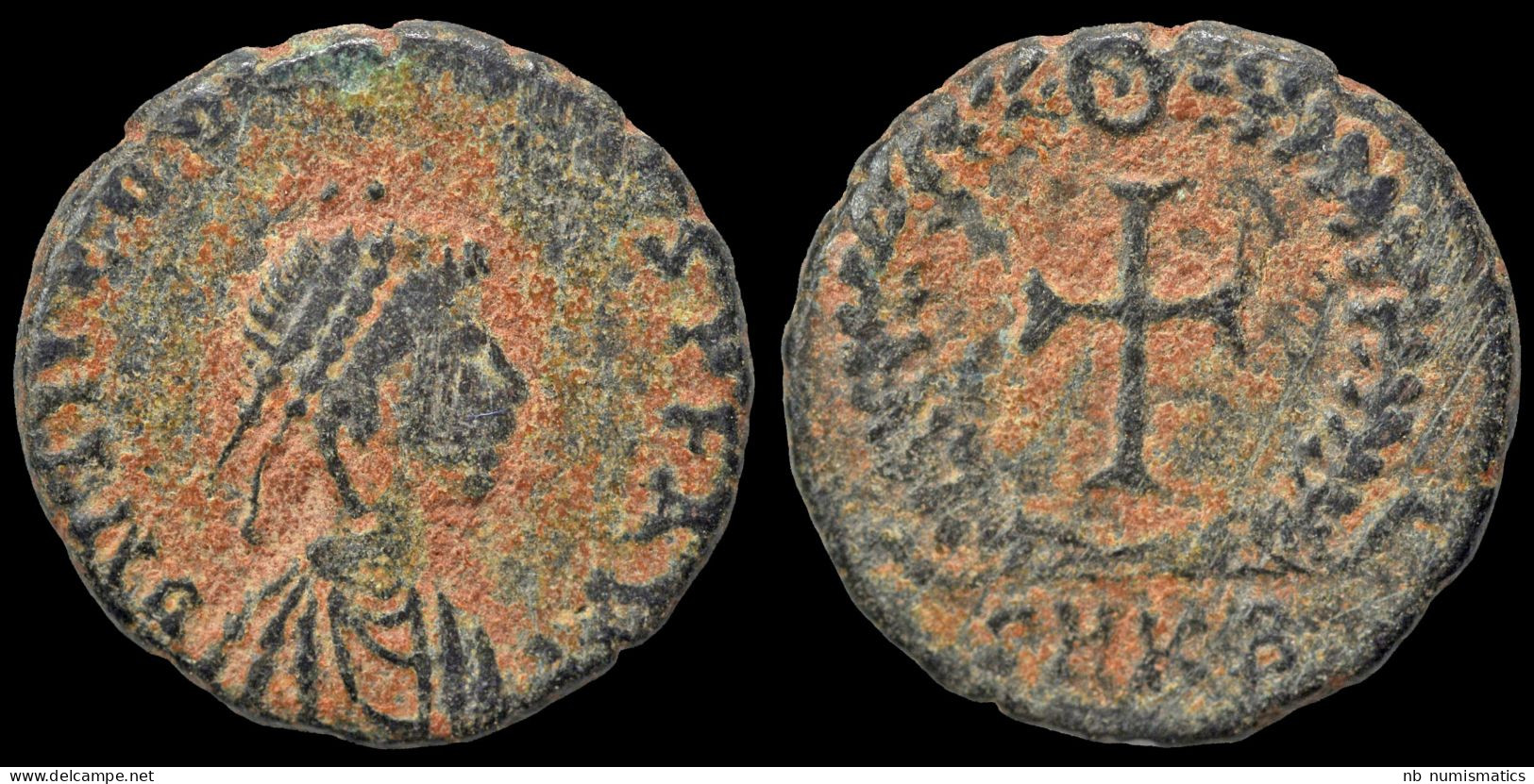 Theodosius II AE Nummus Cross - La Caduta Dell'Impero Romano (363 / 476)